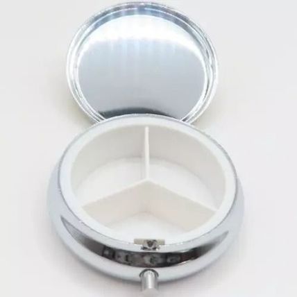 Wild Poppies Design Pill Box 2 CM Three Sections Plastic Liner Storage Gift