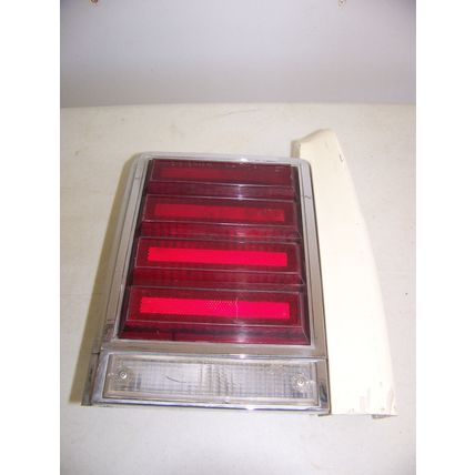 1983 FORD CROWN VICTORIA RH TAILLIGHT W/ QUARTER EXTENSION OEM #1AB-5428058