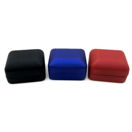 Luxury Ring Box LED lighted Engagement Case Wedding Gift Pendant Jewelry