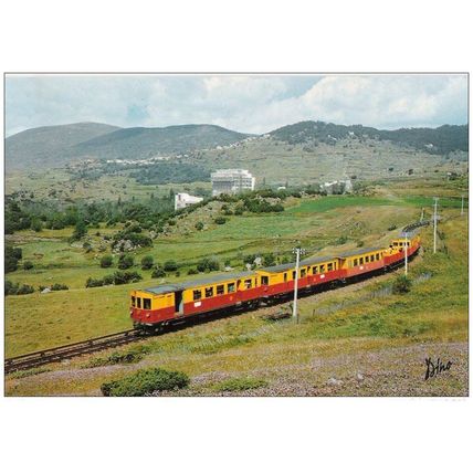 66 - LE PETIT TRAIN SANG ET OR RELIANT VILLEFRANCHE A LATOUR DE CAROL