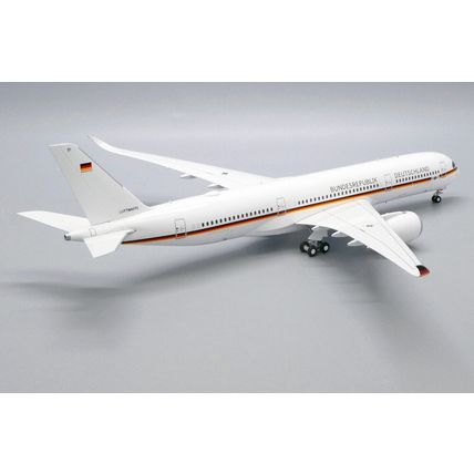A350-900ACJ GERMAN AIR FORCE REG: 10+01 WITH STAND - JC WINGS XX20023 1/200