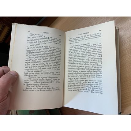 1933 HUGH WALPOLE "VANESSA" FICTION VINTAGE THICK HARDBACK BOOK (P5)