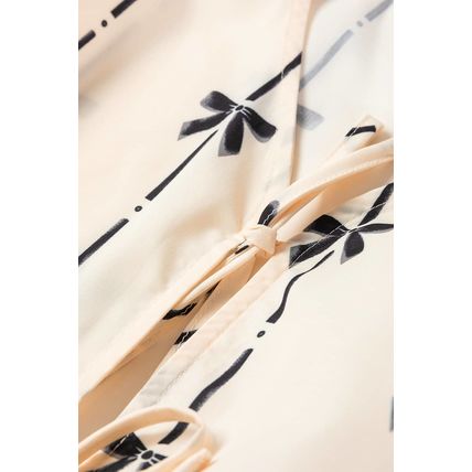 White Bow Printed Tie Closure Ruffled Vest