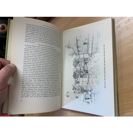 1954 1ST EDITION "ENGLAND EAST" SYDNEY R JONES ILLUSTRATED HARDBACK BOOK (P4)