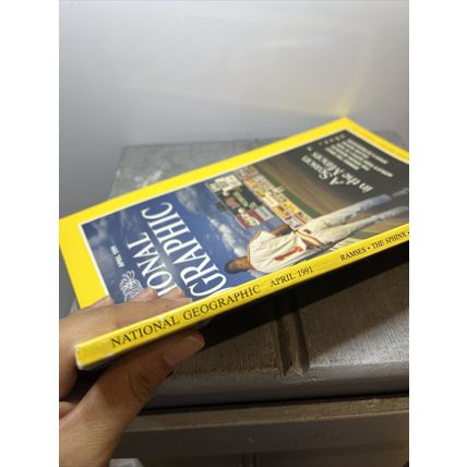 National Geographic Magazine April 1991 Season in the Minors Vintage Collectable