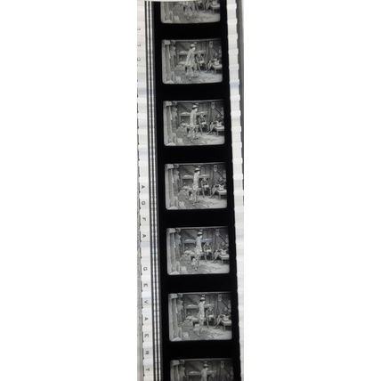 Pk GEB - S - MIX - E 0112h . 1 STRIP OF 5 - 35MM FILM CELLS. ( SHOULDER ARMS )