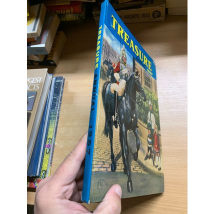 1966 "TREASURE ANNUAL 1967" ILLUSTRATED HARDBACK BOOK (P4)
