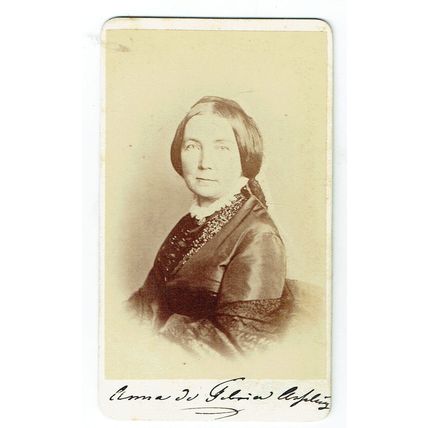 Victorian cdv photo portrait elderly lady Dresden Germany photographer