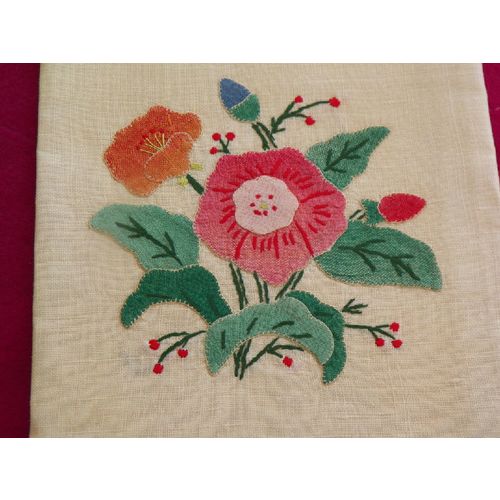 PAIR 14'' X 22'' IRISH LINEN EMBROIDERED DOILIE