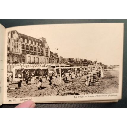 Cabourg, c.1940s - Carnet de 18 des 20 Cartes Postales - CAP