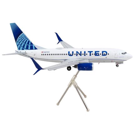Boeing 737-700 Commercial Aircraft with Flaps Down "United Airlines" White wi...