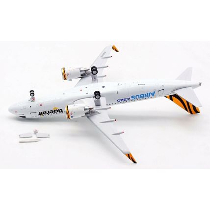 TIGERAIR TAIWAN A320-271N REG: B-50021 WITH STAND - AVIATION 200 AV2063 1/200