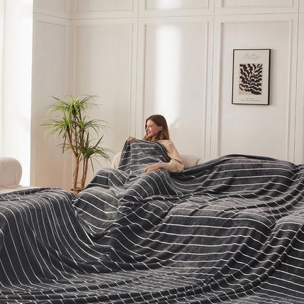 COOVA Seamless Big Blanket - 120X120 Inch Oversized King Jacquard Stripes Huge F