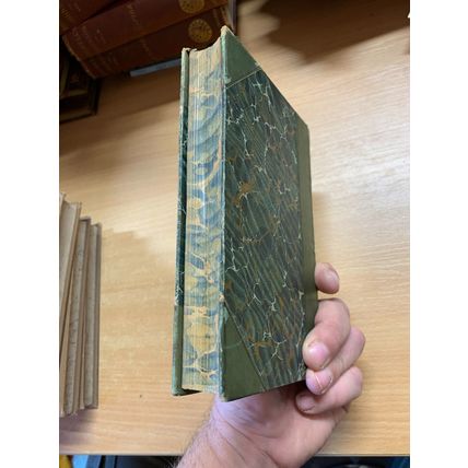 1892 CHARLES DICKENS "OLIVER TWIST" ILLUSTRATED FICTION ANTIQUE BOOK (P4)