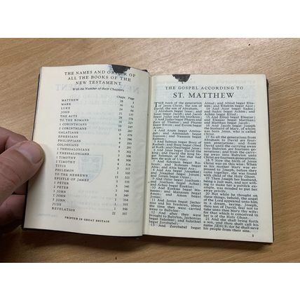 VINTAGE "THE NEW TESTAMENT" RELIGIOUS SMALL HARDBACK BOOK (P2)