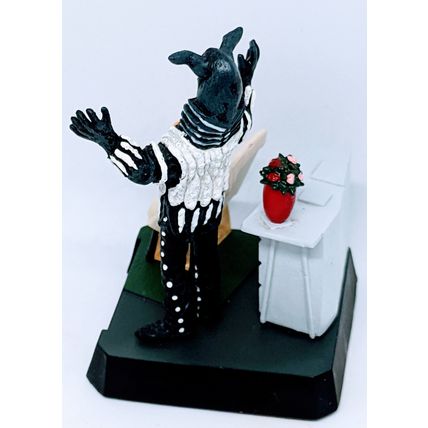 Ultra 7~Dark Zone Alien Pegassa Figurine