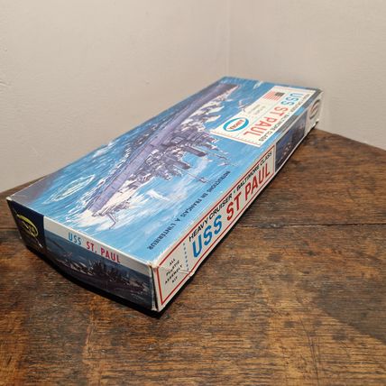 Unmade 1964 1/600th Scale Aurora USS St Paul Plastic Model Kit No 703-150
