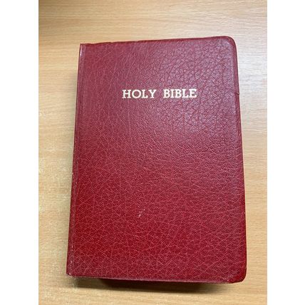 1971 HOLY BIBLE KING JESUS WORDS IN RED USA FAUX LEATHER BOOK (P4) ref:Y104