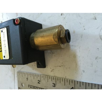 NEW VOGEL DS-W3-2-V64 PRESSURE SWITCH, 1/8'npt Valve,FF