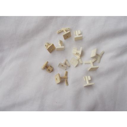 TRACKSIDE SIGNAGE / PLASTIC FOR TRAIN LAYOUTS (10/01)
