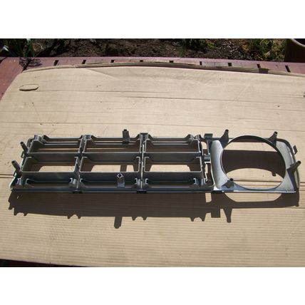 1976 FORD TRUCK GRILL D6TB-8A405 OEM VERY NICE RH F150 F250 RANGER