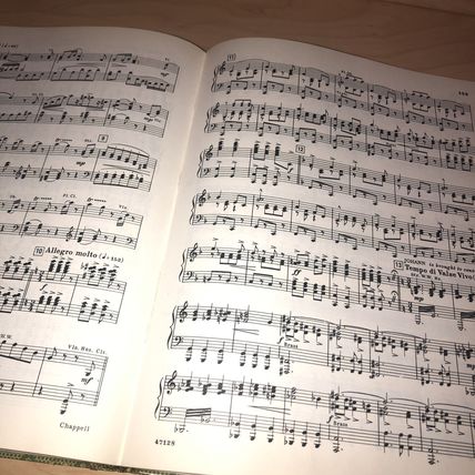 WALTZES FROM VIENNA - JOHANN STRAUSS - VOCAL SCORE - CHAPPELL - 1966 Hardback