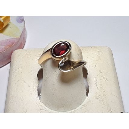 3/4ct Oval Natural 7X5mm Garnet Bezel criss cross 14Kt Yellow Gold Ring #17880