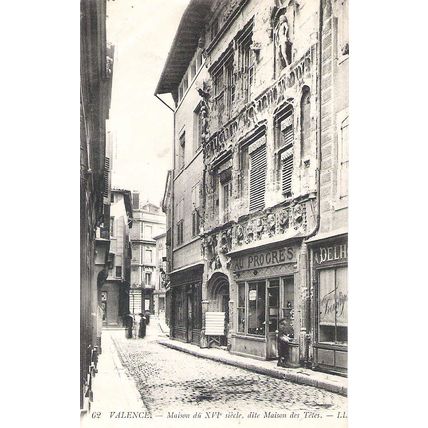 26 - Valence - MAISON DU XVIe SIECLE DITE MAISON DES TETES
