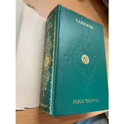 1933 HUGH WALPOLE "VANESSA" FICTION VINTAGE THICK HARDBACK BOOK (P5)