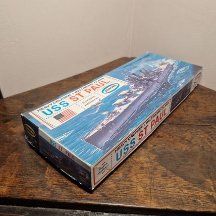 Unmade 1964 1/600th Scale Aurora USS St Paul Plastic Model Kit No 703-150