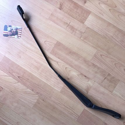 Volvo 30753508 Passenger Side Windshield Wiper Arm XC70 XC60 V70 V60 S60 S80