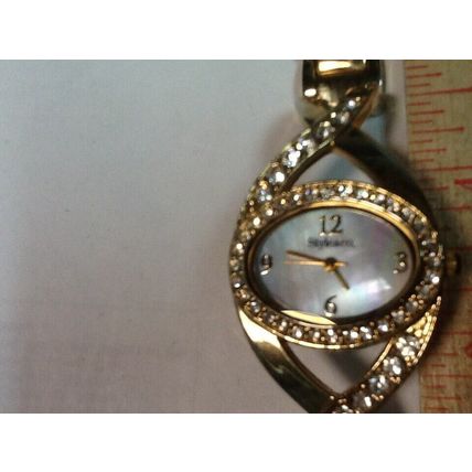 CUTE STYLE & CO CRYSTAL JEWELED WATCH