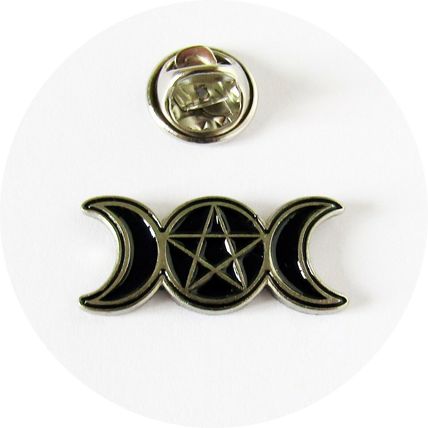 Pin Badge Pentagram Black Silver Enamelled 2.5 cm x 1 cm Wiccan Moon Phase BA49