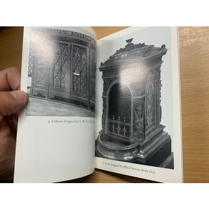 1976 "VICTORIAN & EDWARDIAN DECORATIVE ARTS" VINTAGE HMSO PAPERBACK BOOKLET (LL)