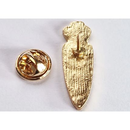 Novelty Vegan Vegeterian Carrot Brooch Lapel Pin Badge Vegatable