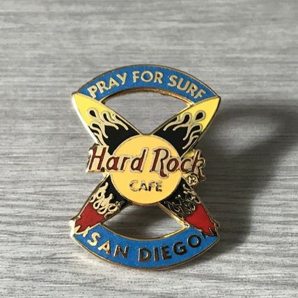 Hard Rock Cafe Pin SAN DIEGO 1997 Pray for Surf Crossed Surfboards VGC