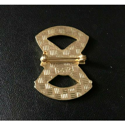Hard Rock Cafe Pin SAN DIEGO 1997 Pray for Surf Crossed Surfboards VGC