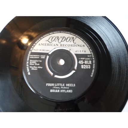 7"1960. BRIAN HYLAND. FOUR LITTLE HEELS. LONDON HLR 9203. EXCELLENT