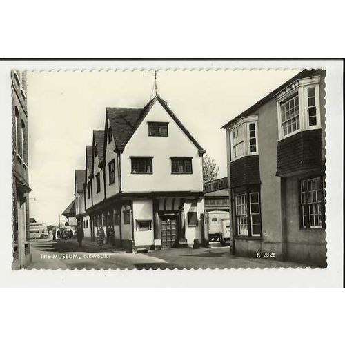 Berkshire NEWBURY Museum Postcard by Valentine (K 2825)