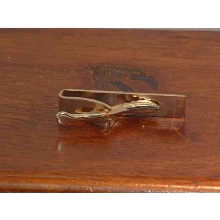 Pre-Owned Vintage Men’s Gold Tone Etched Fashion Tie Bar
