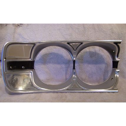 1971 PLYMOUTH CUSTOM SUBURBAN WAGON HEAD LIGHT BEZEL P/S OEM