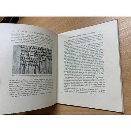 1945 THE EVERYDAY EMBROIDERY BOOK ILLUSTRATED CRAFTS HARDBACK BOOK (P3)