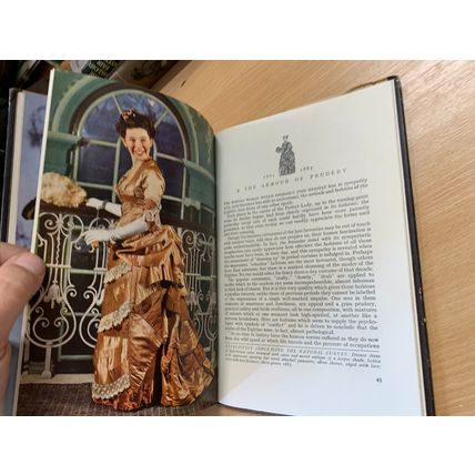 1948 1ST ED "THE PERFECT LADY" HISTORICAL FASHION ILLUSTRATED HARDBACK BOOK (P3)