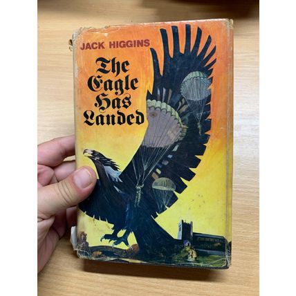 1976 JACK HIGGINS "THE EAGLE HAS LANDED" WW2 FICTION HARDBACK BOOK (P3)