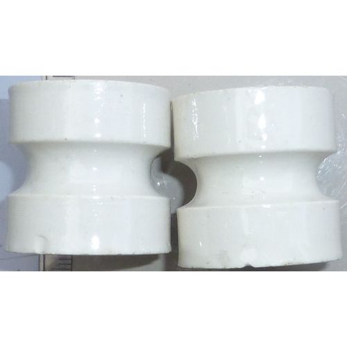 Glazed white Spool Type Porcelain Insulator 32mm long RF or antenna 1 off