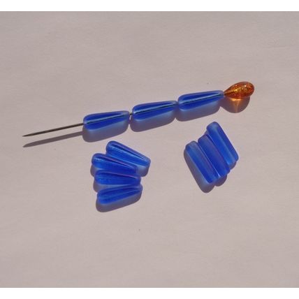10 Vintage Blue Dagger Drop Glass Beads 15mm x 4mm Frosted and Sliced Side bd104