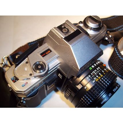 MINOLTA X-370 35mm Film SLR Camera with 50mm Minolta Lens w/3 rolls film*