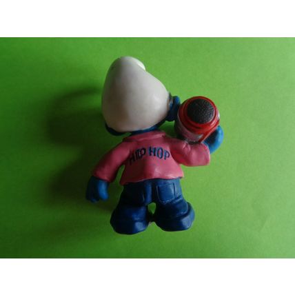Hip hop smurf with radio