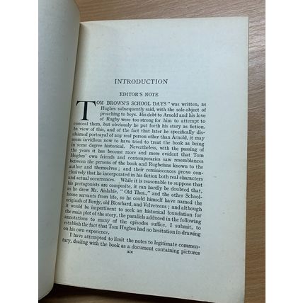 1923 THOMAS HUGHES "TOM BROWN'S SCHOOL DAYS" FICTION ANTIQUE HARDBACK BOOK (P5)