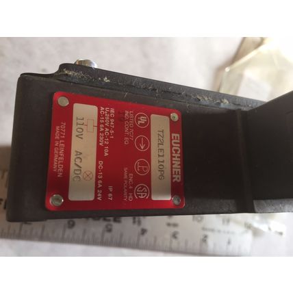 NEW EUCHNER TZ2LE110PG SAFETY SWITCH NIB SENSOR BIA 954012 BG-PRUFZERT ,AM